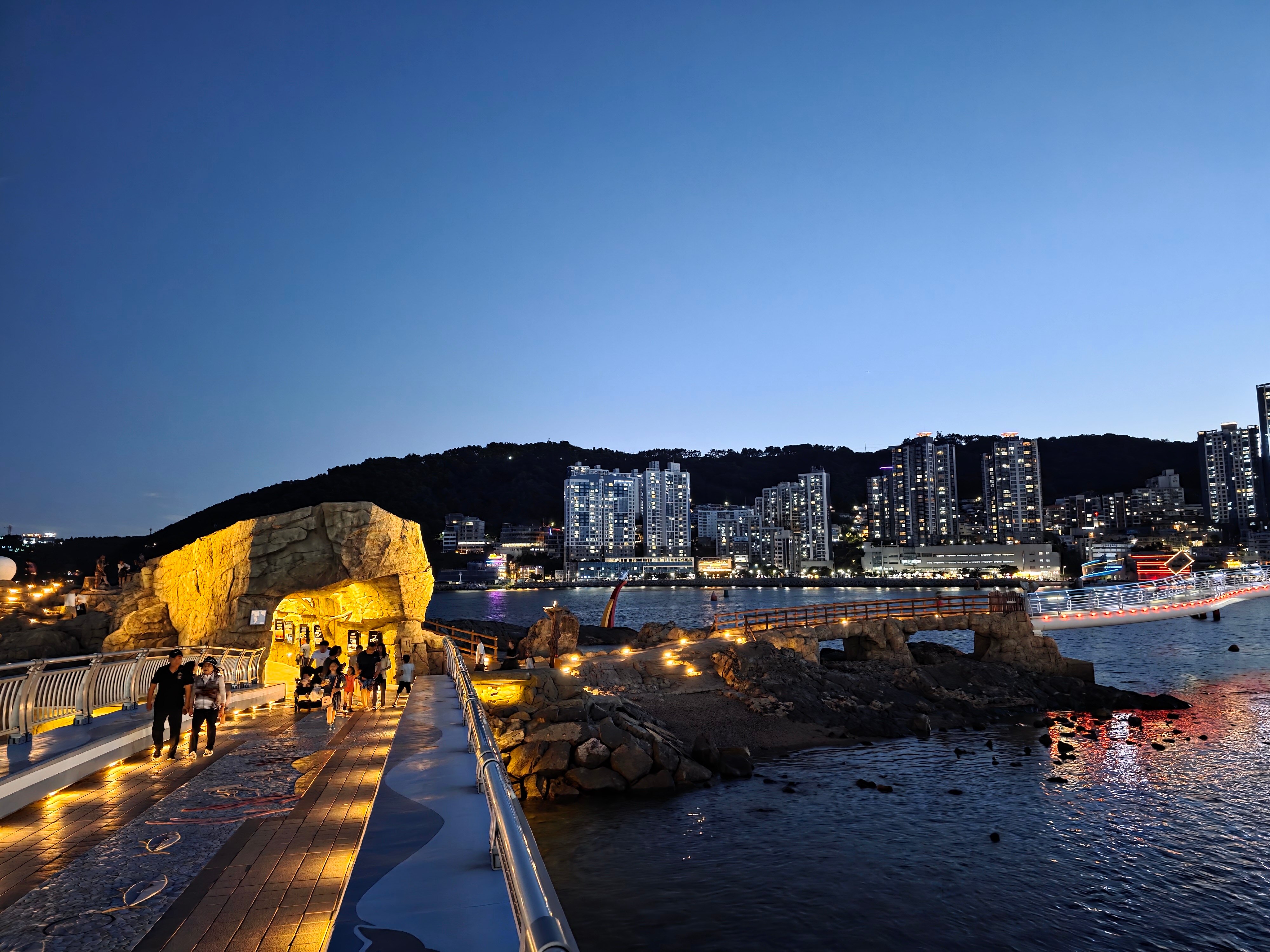 Фото Wyndham Grand Busan Ijin