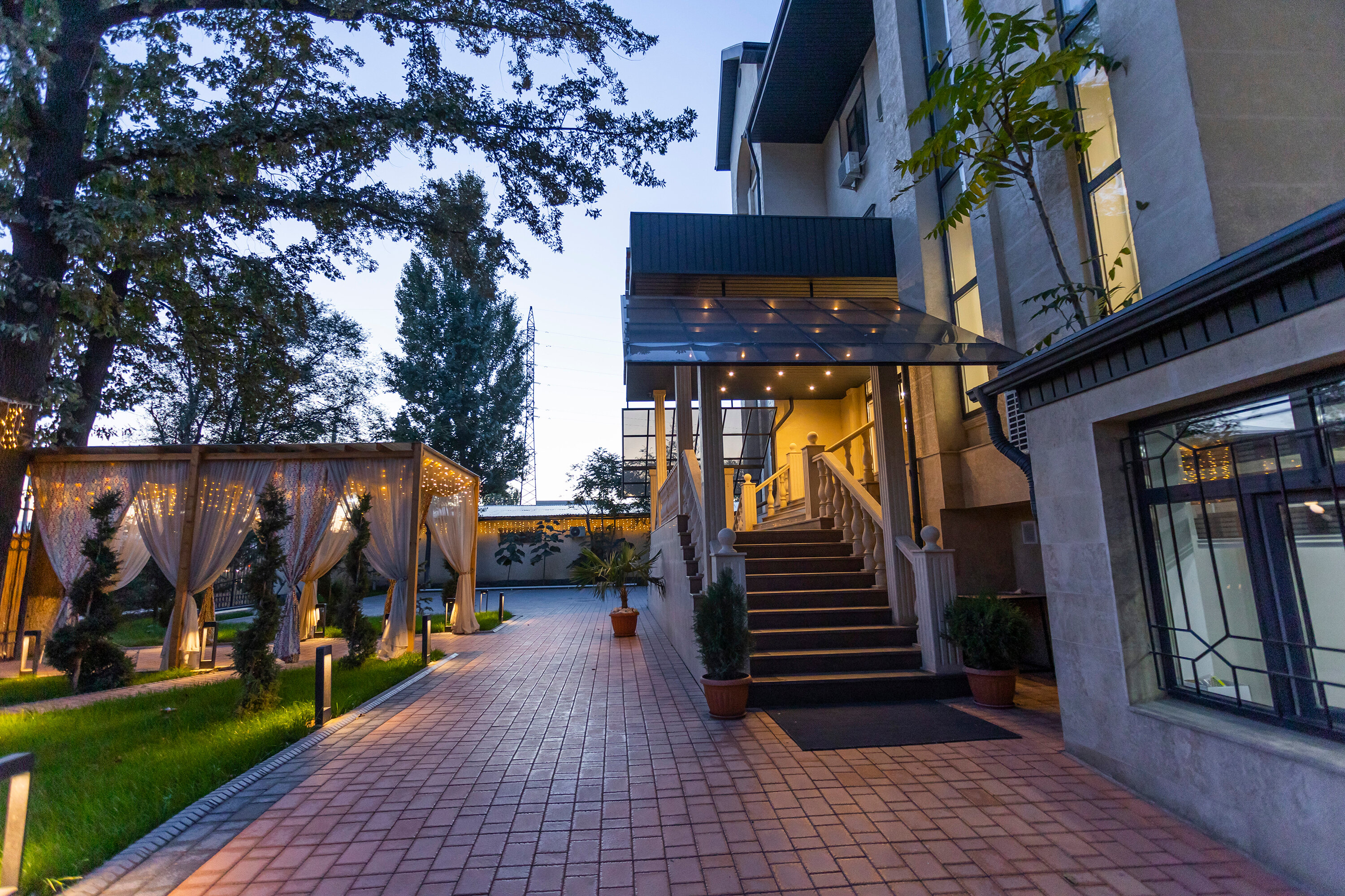 Фото Akjola Hotel