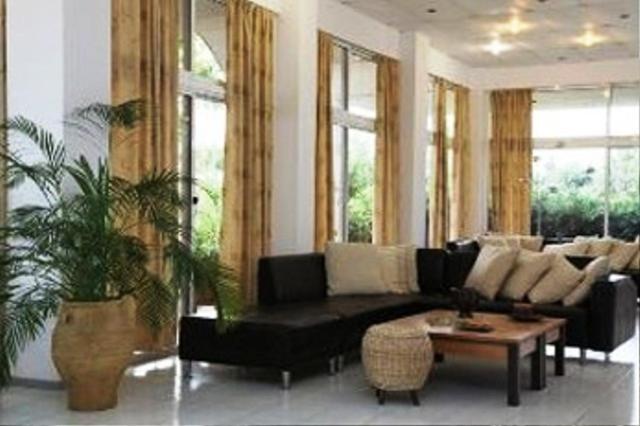 Фото отеля 2