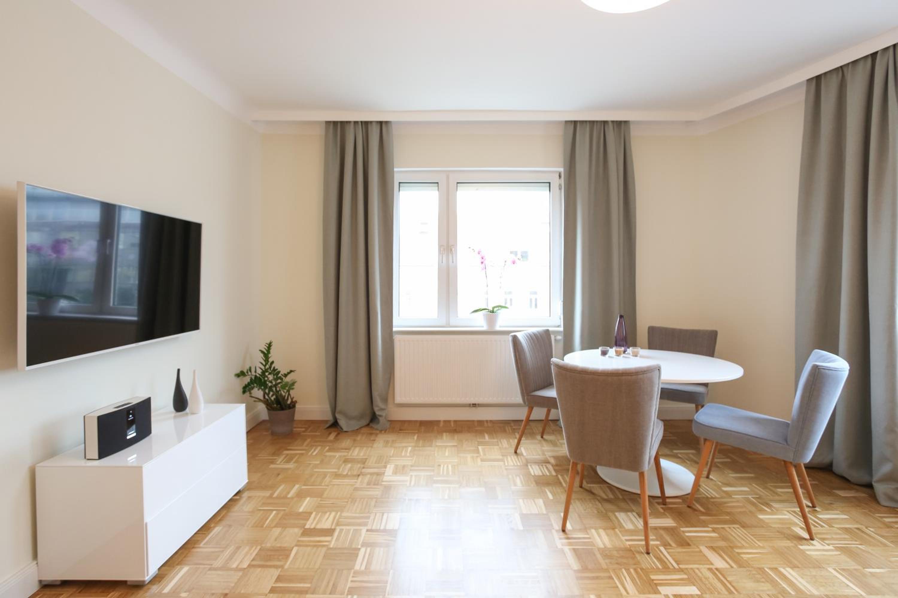 Фото Green Mango City Condo