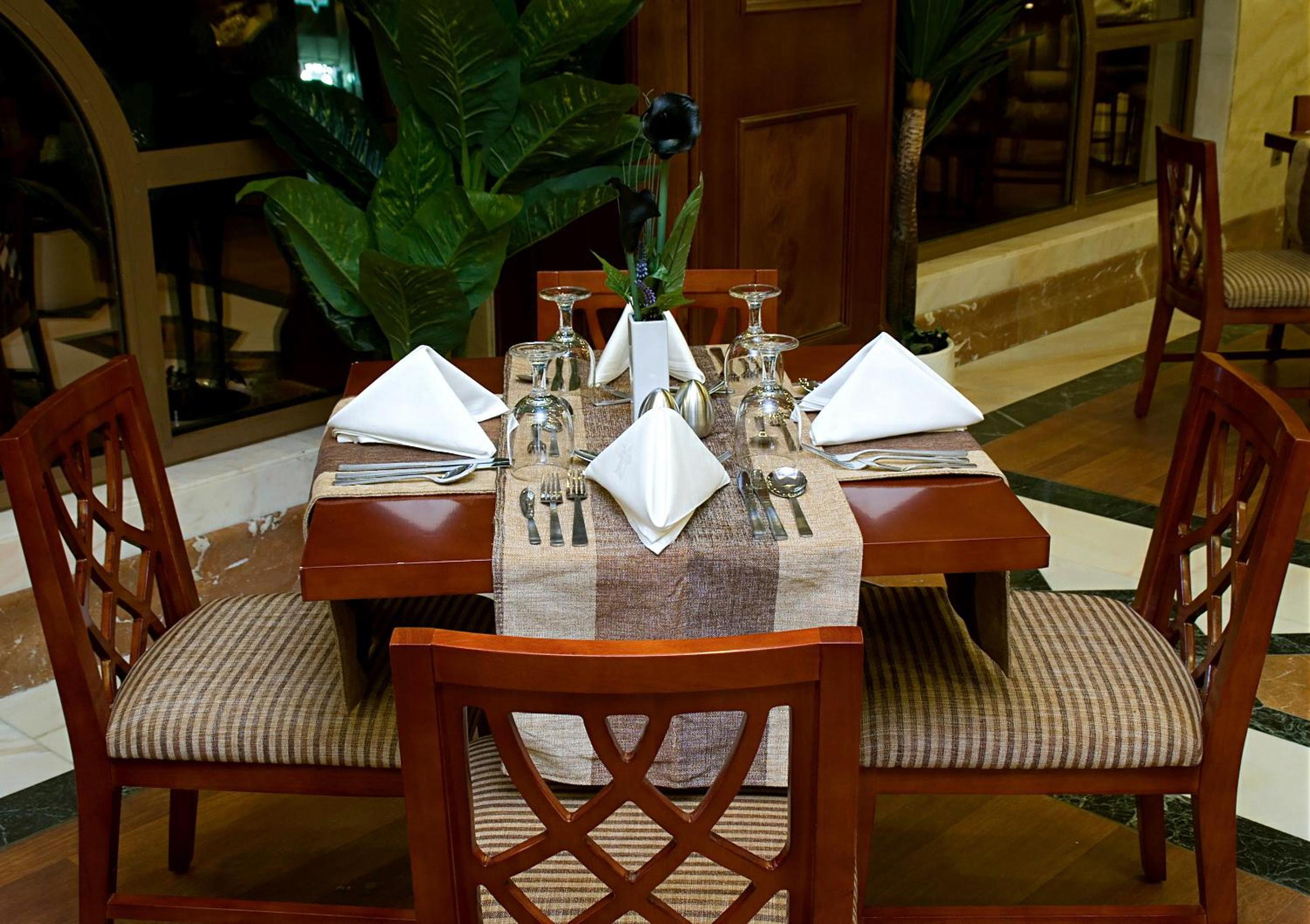 Фото Emaar Royal Hotel