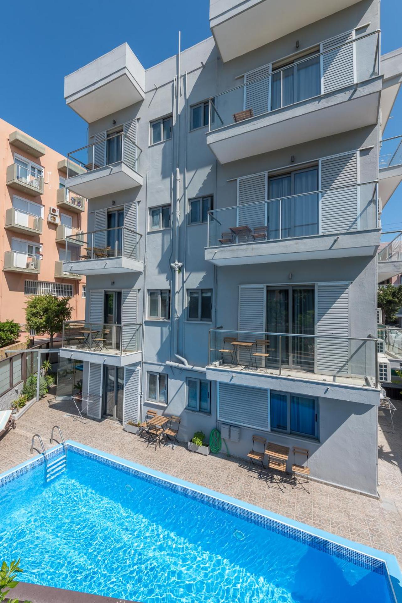 Фото 7 Palms Hotel Apartments