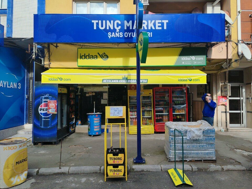 Alcoholic beverages Tunc Market, Izmir, photo
