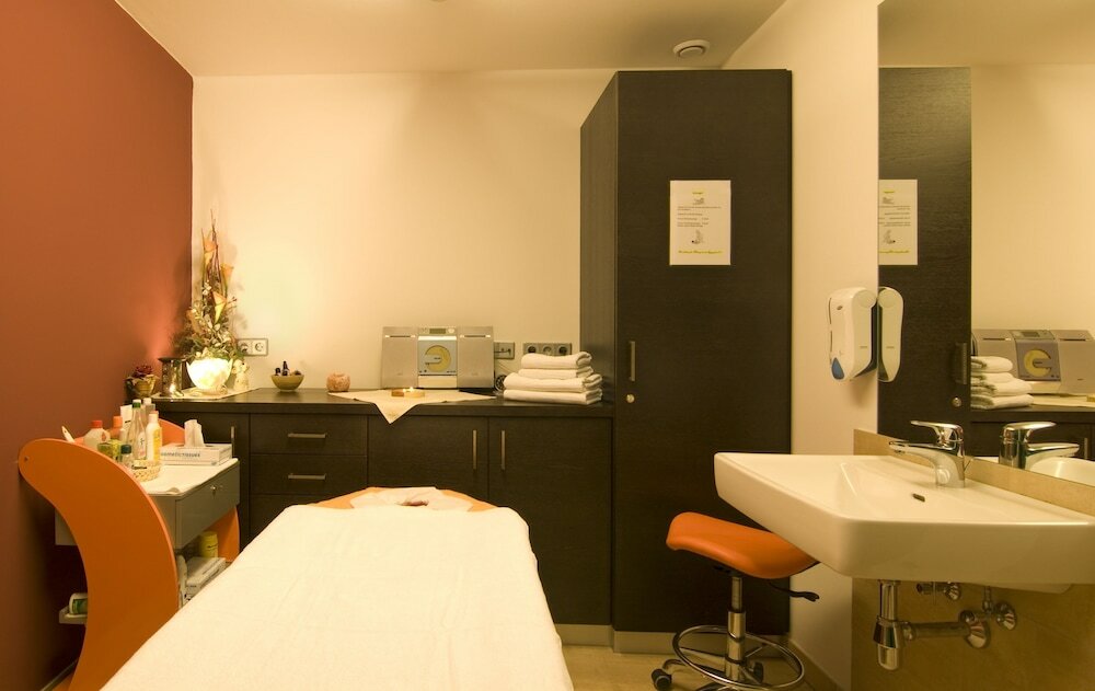 Фото Hotel Braeuwirt