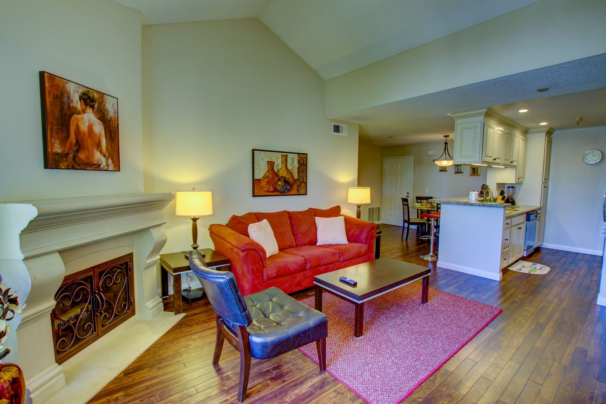 Фото Sunshine Suites at Hillcrest