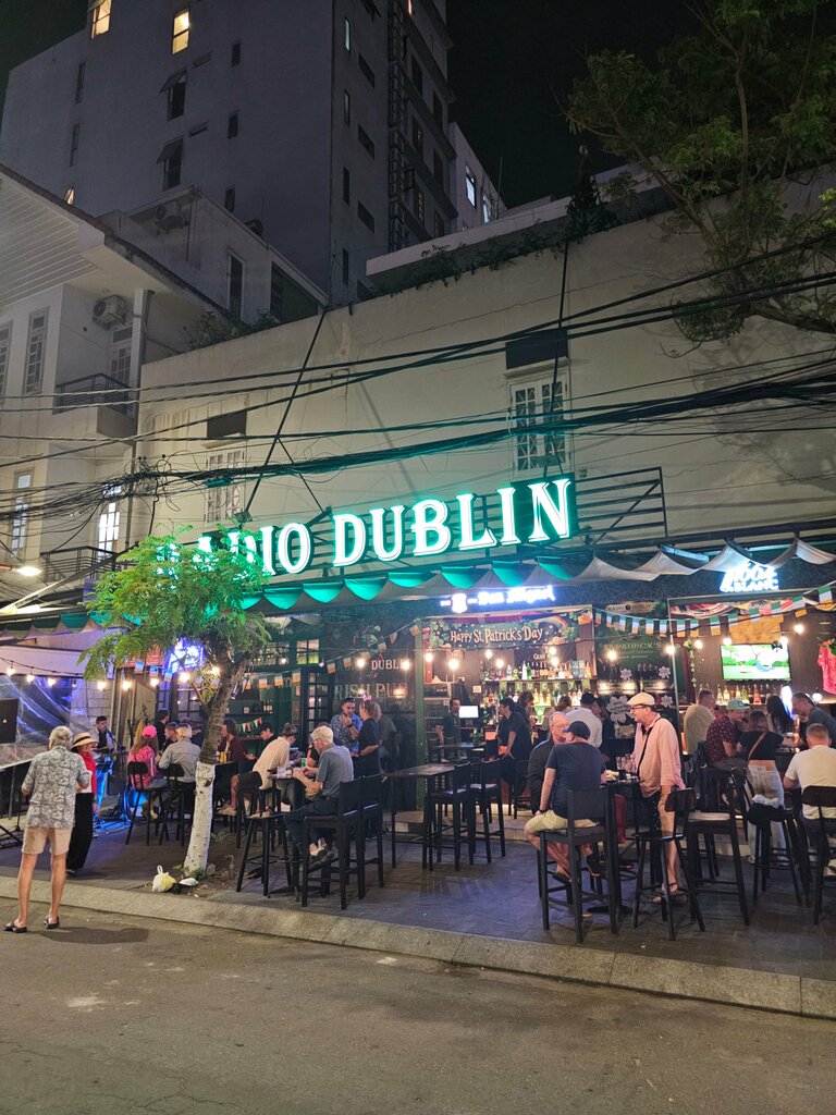Bar, pub Radio Dublin, Da Nang, photo