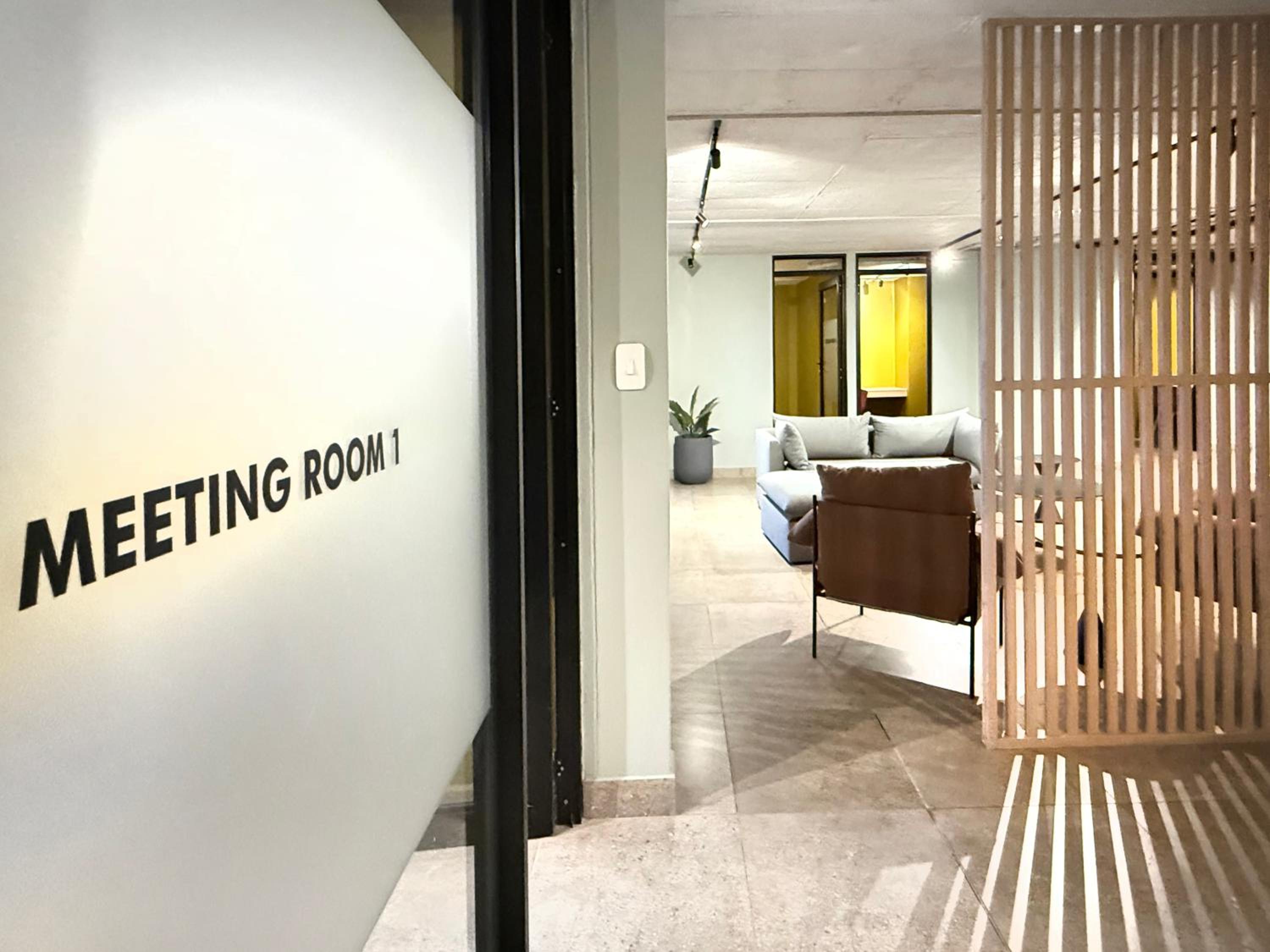 Фото Circa Aparthotel by Totalstay