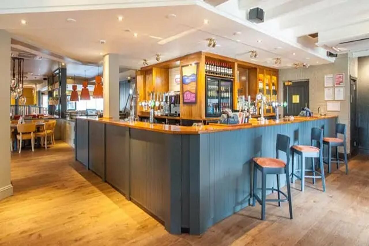 Фото Premier Inn Cambridge North - Girton