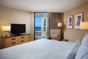 Гостиница Moana Surfrider, A Westin Resort & SPA, Waikiki Beach