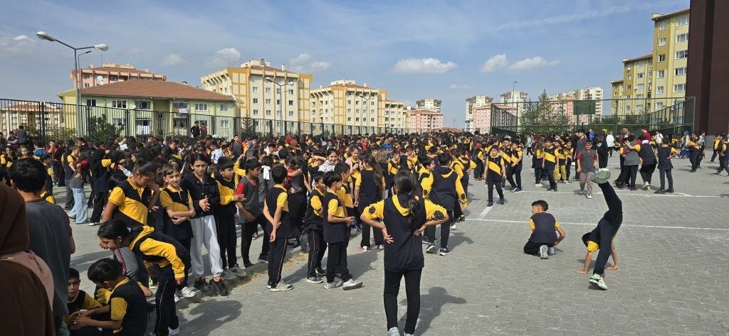 School Sehit Ertugrul Tacirogullari Middle School, Kayseri, photo
