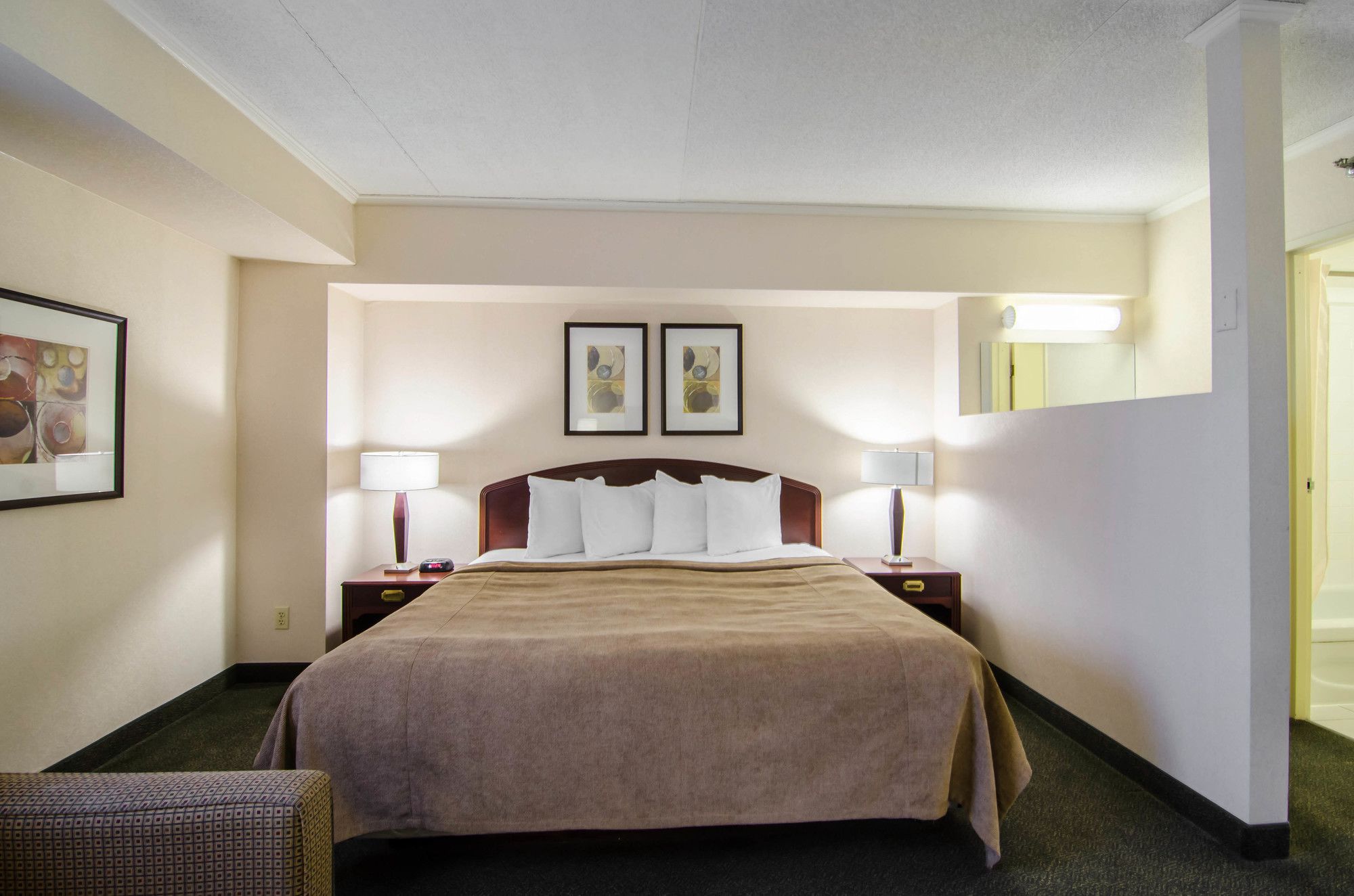 Фото Courtyard by Marriott Regina Downtown