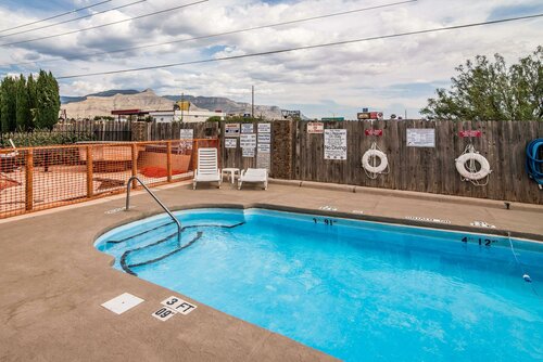Гостиница Quality Inn & Suites Near White Sands National Monument