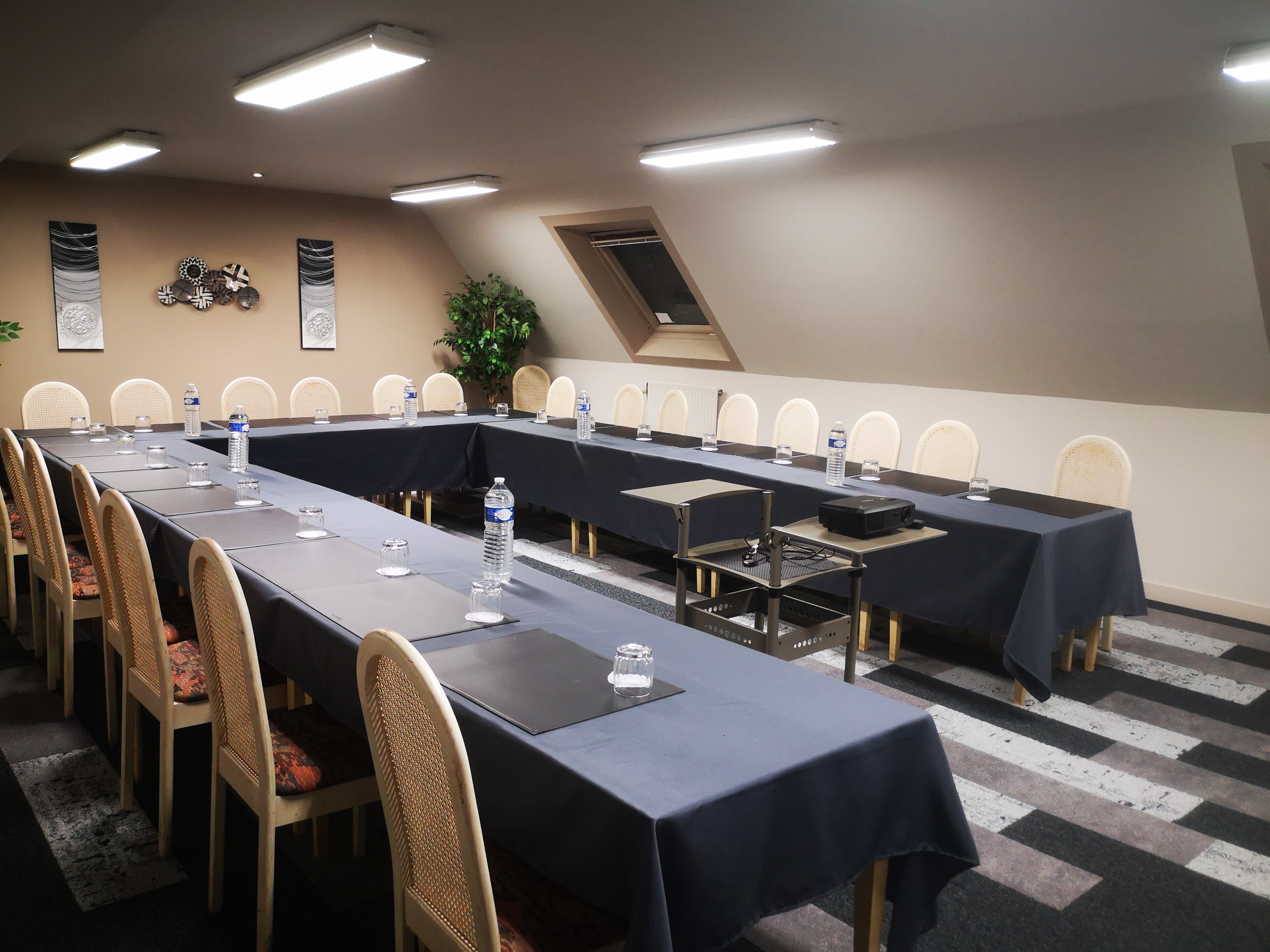 Фото Logis Hotel la Grassinais