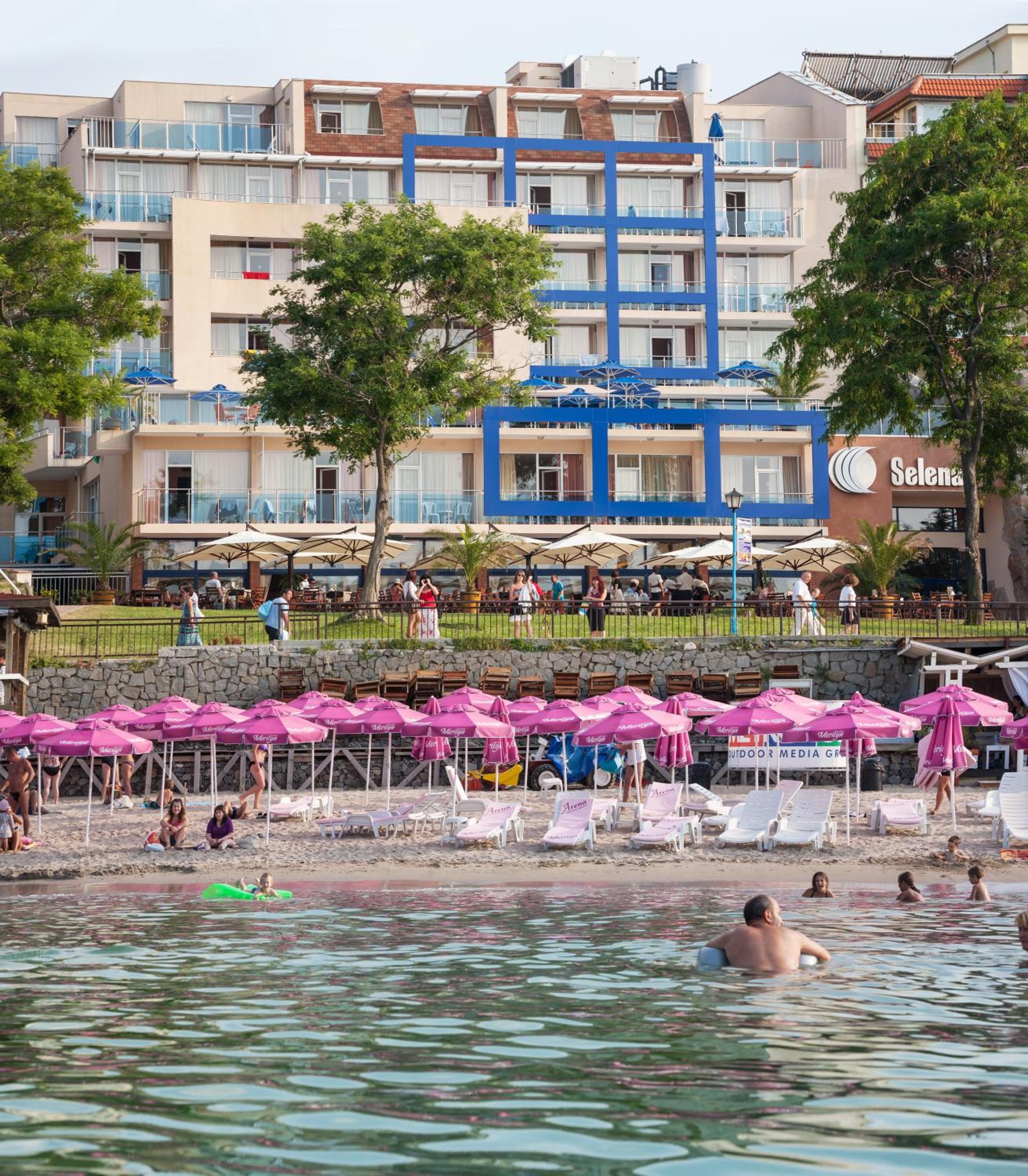 Фото Селена