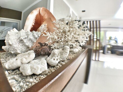 Гостиница The Reef Hotel and Residences в Олонгапо