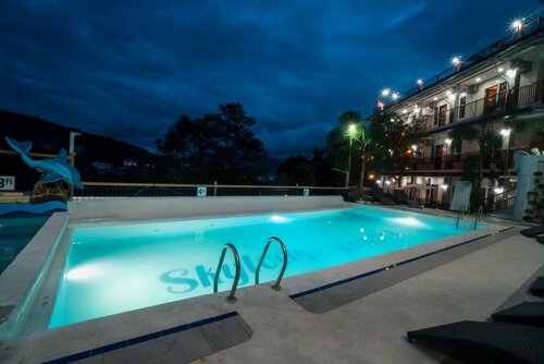 Гостиница Skylodge Resort в Короне