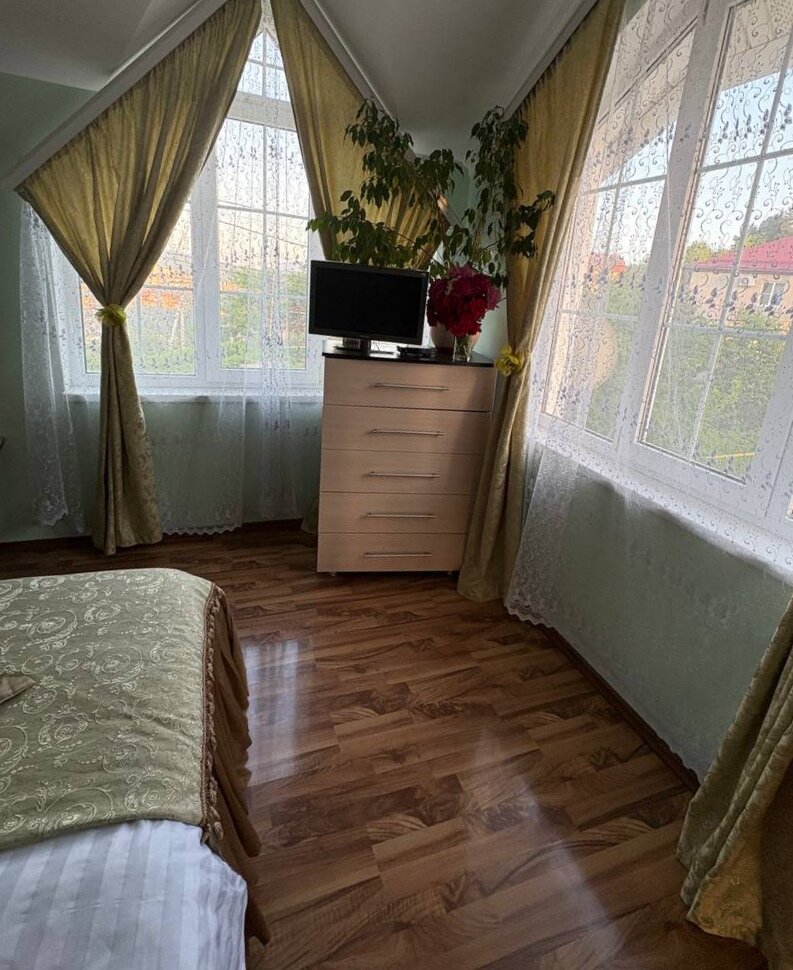 Фото Солнечный