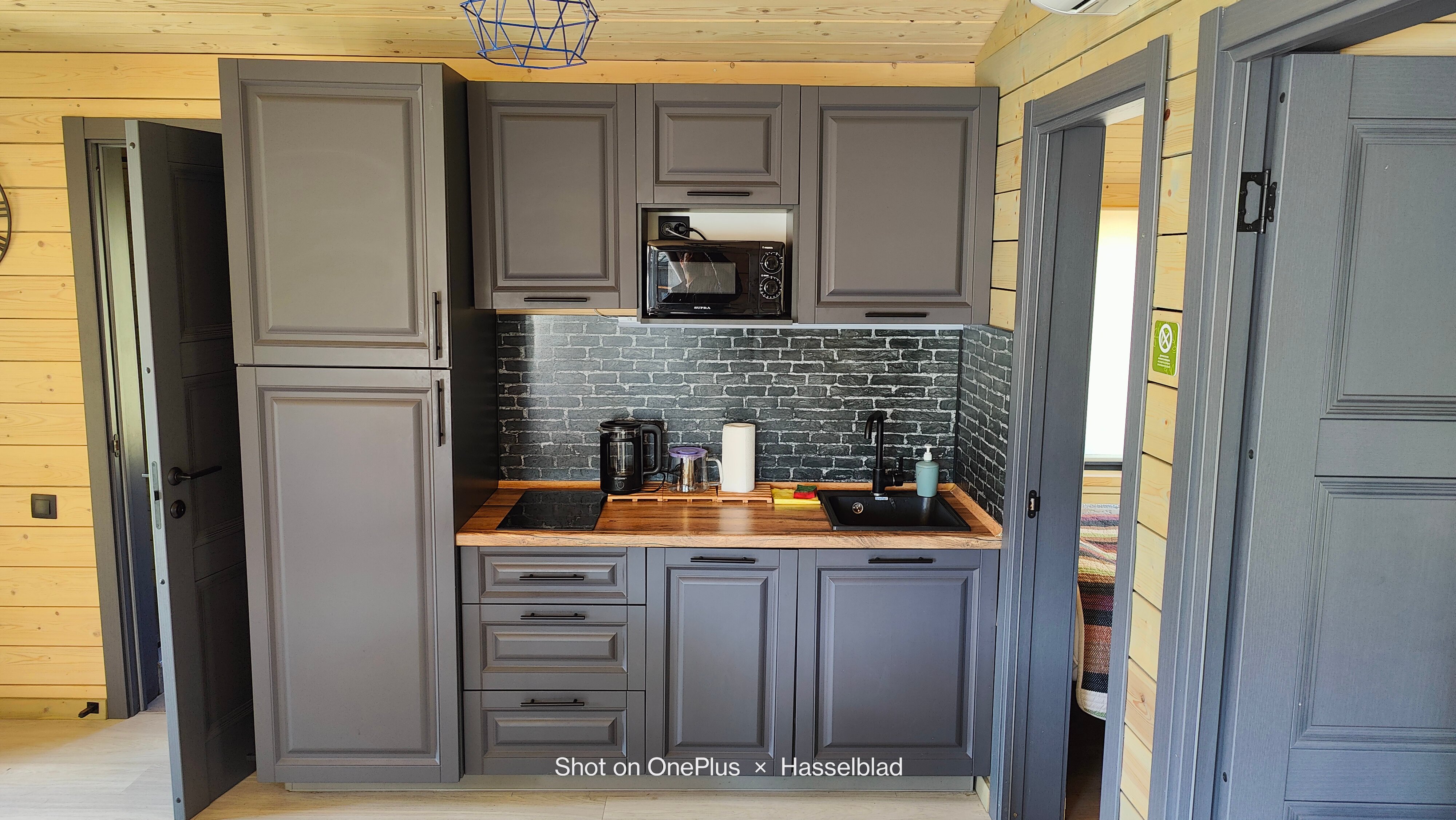 Фото Klever House, Стеклянный Ручей