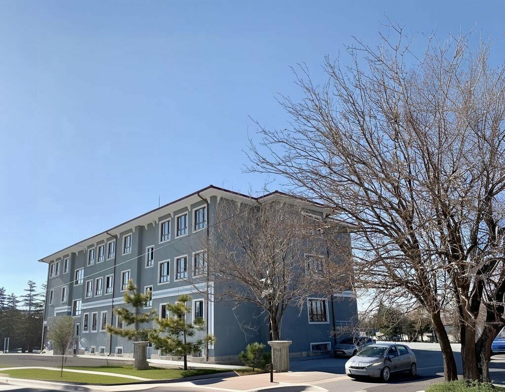 Lyceum Ali Esmehan Tekelioglu Anatolian High School, Altinekin, photo