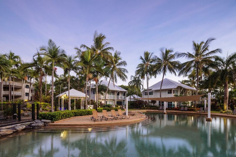 Гостиница Coral Sands Beachfront Resort в Тринити-Биче