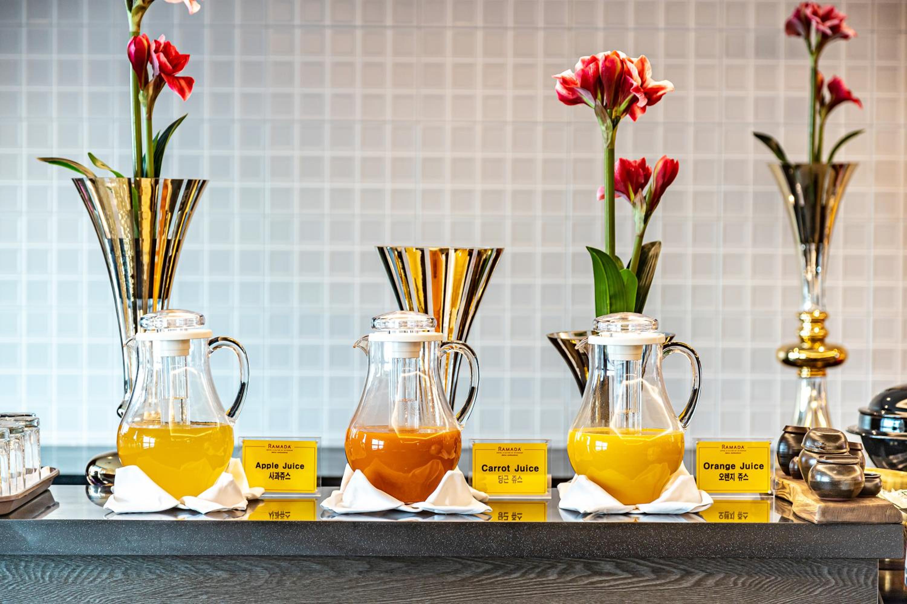 Фото Ramada Hotel and Suites Seoul Namdaemun