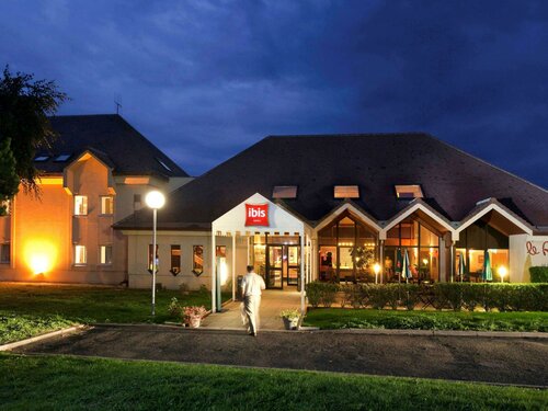 Гостиница Ibis Provins в Провене