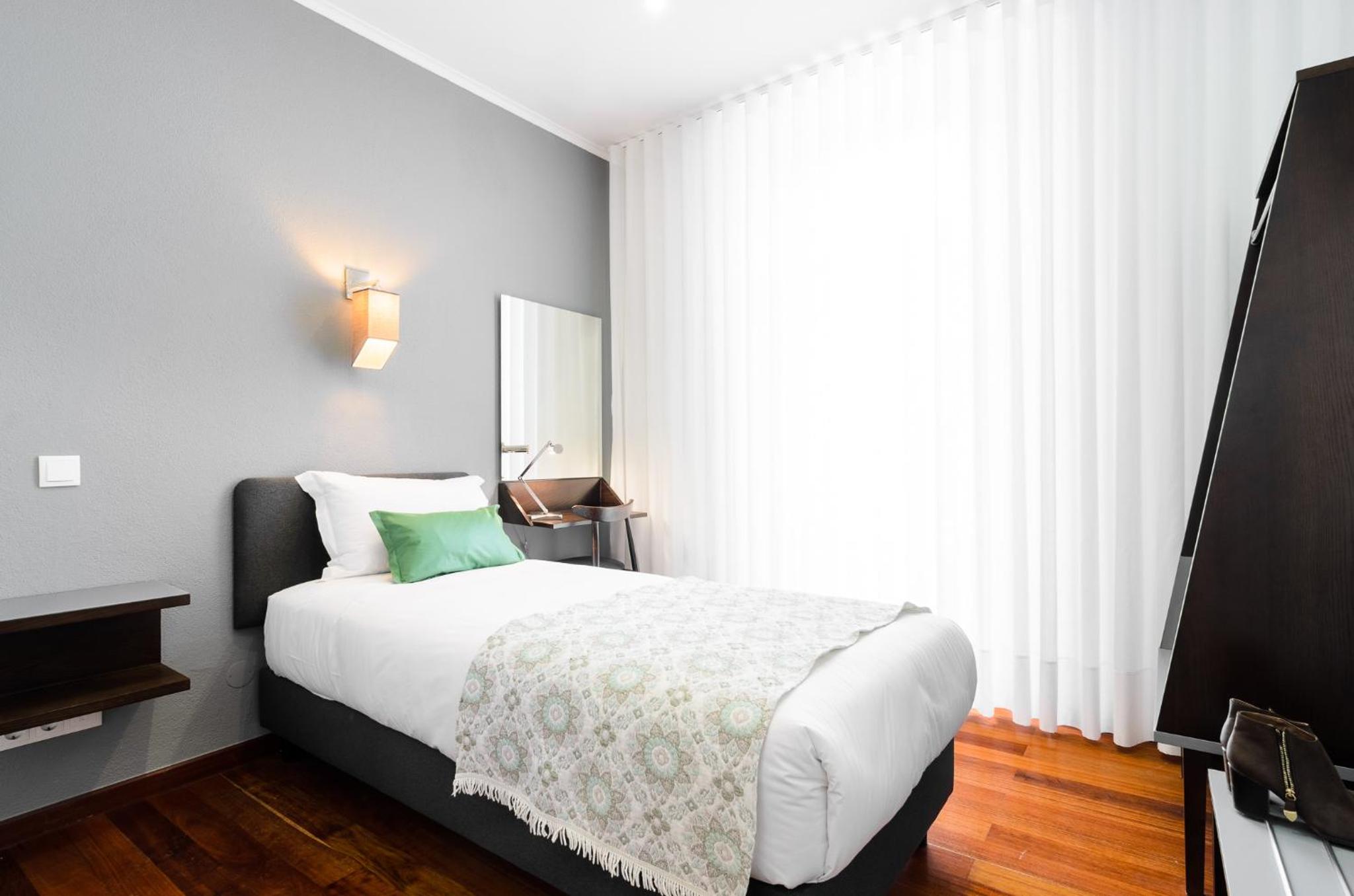 Фото Hotel Portuense Lisboa