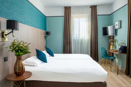 Гостиница Work From Here at Bristol Hotel в Авиньоне