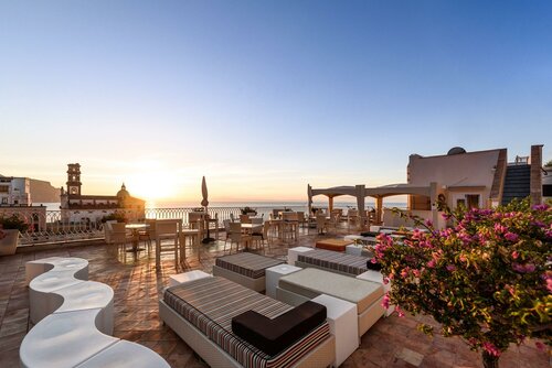 Гостиница Palazzo Ferraioli Hotel & Wellness Center в Амальфи
