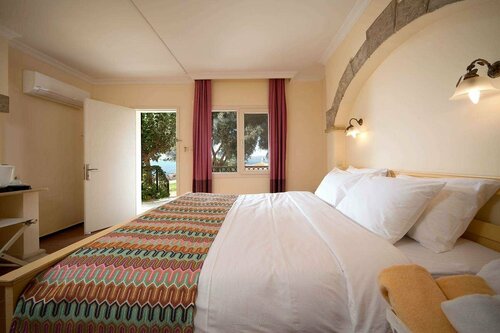 Гостиница Maya Bistro Hotel Beach в Сеферихисаре
