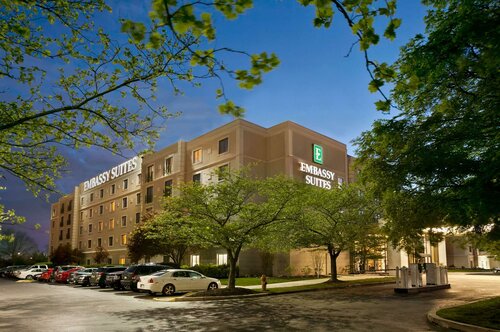 Гостиница Embassy Suites Philadelphia - Airport