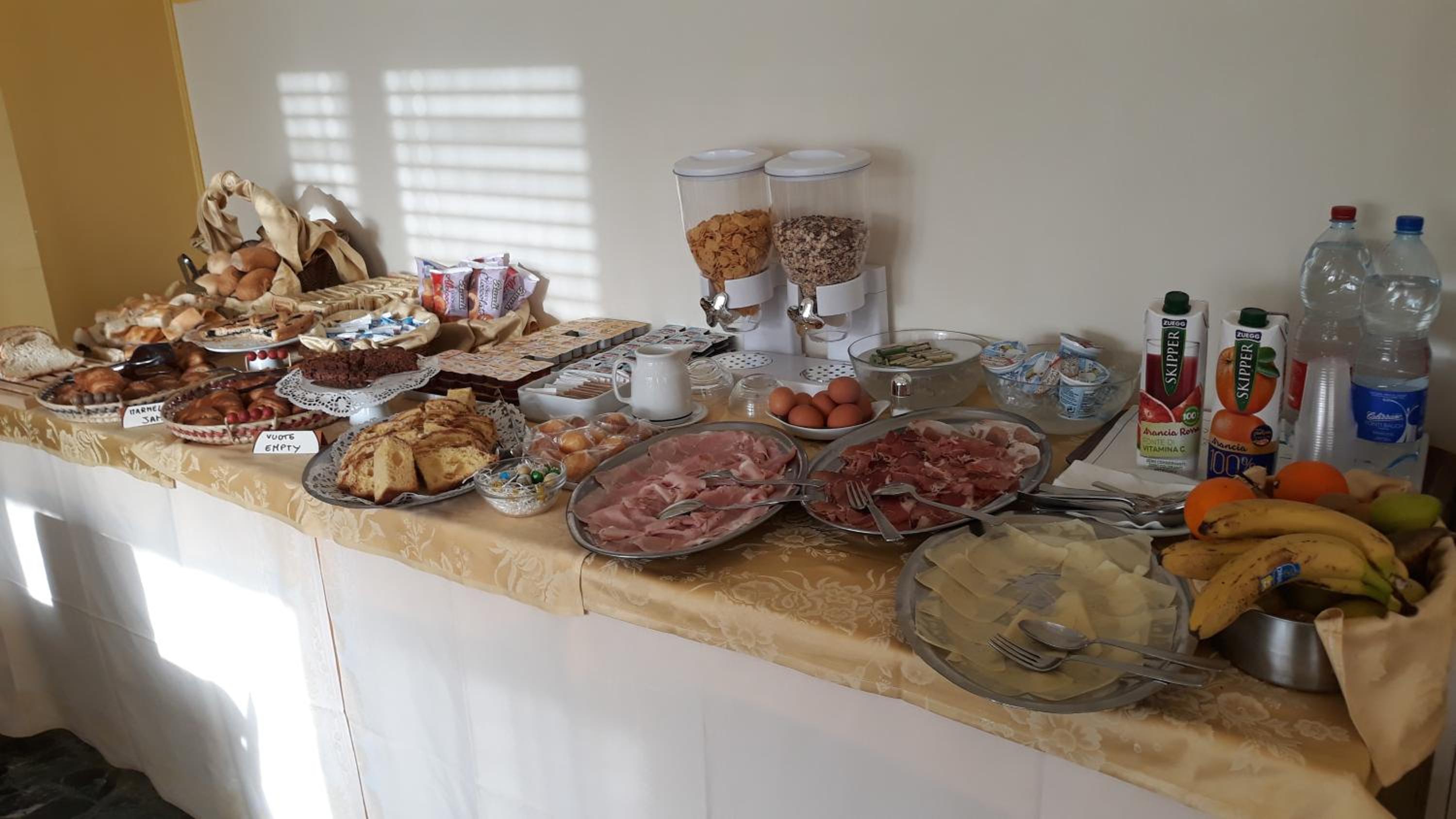 Фото Hotel Robinia