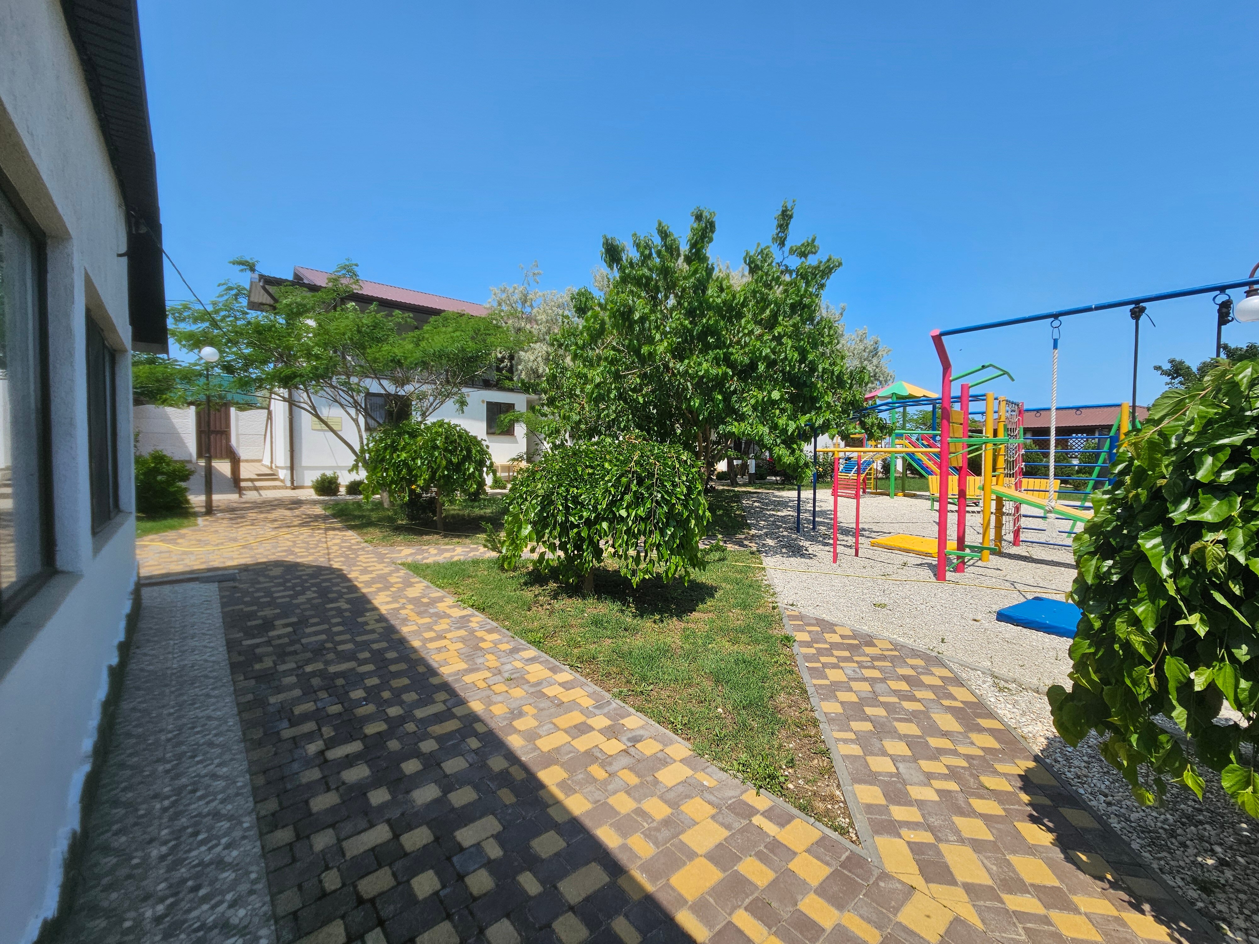 Фото отеля 2