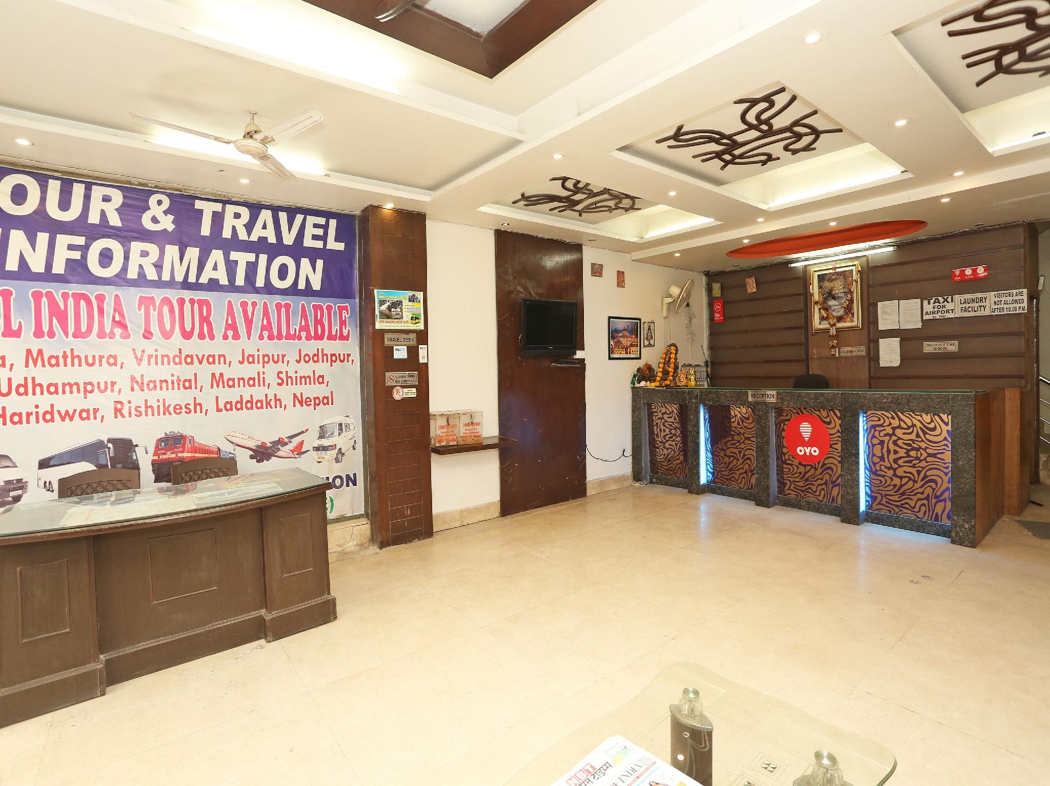 Фото Oyo 9726 Hotel Aura Palace Deluxe