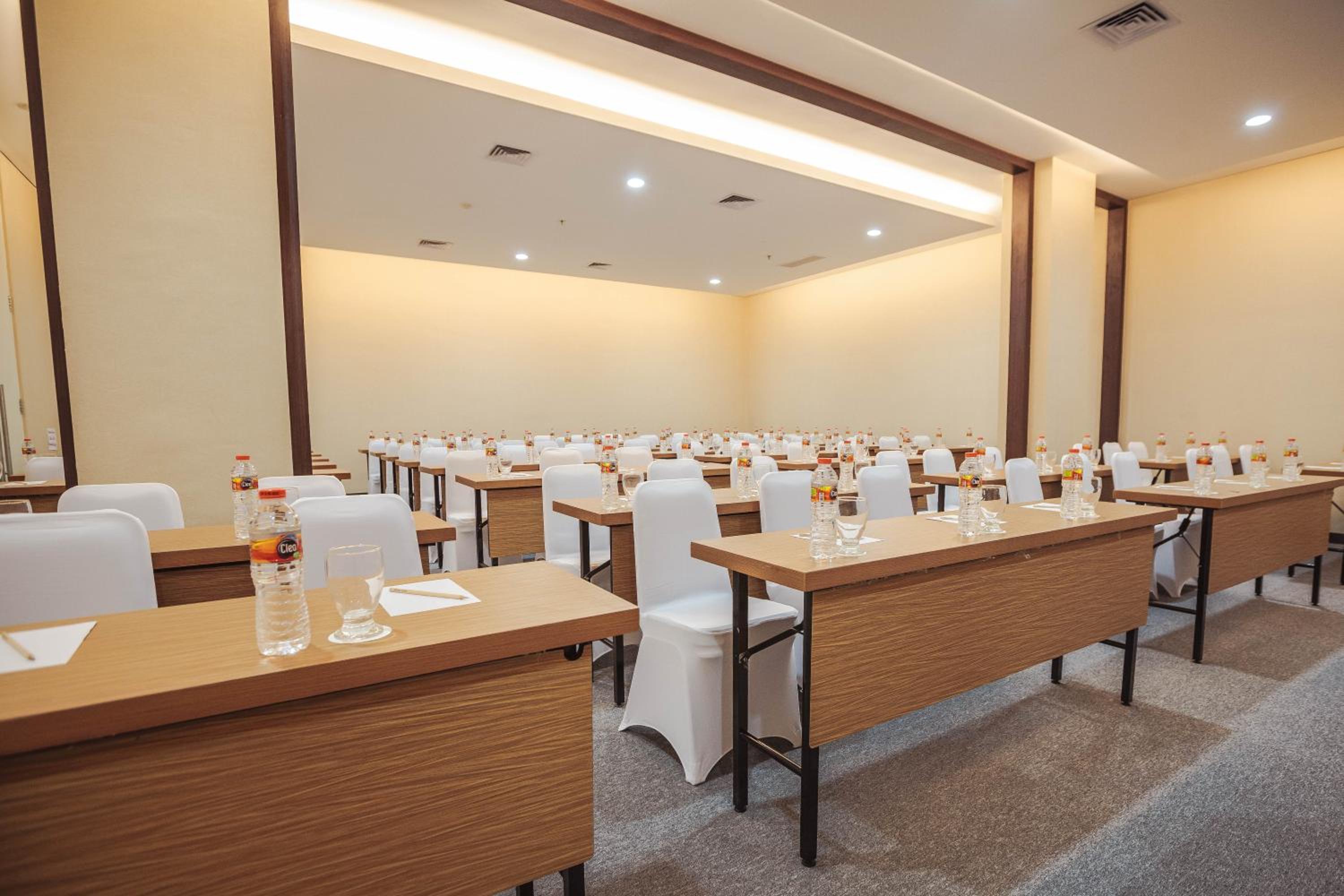 Фото Whiz Prime Sudirman Makassar