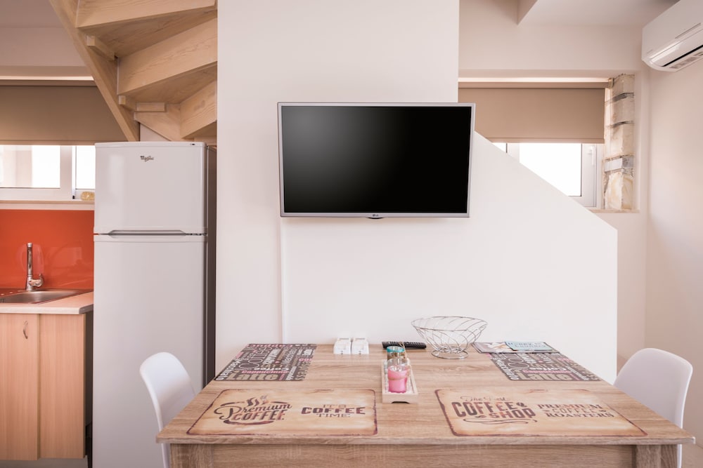 Фото Athina Apartments