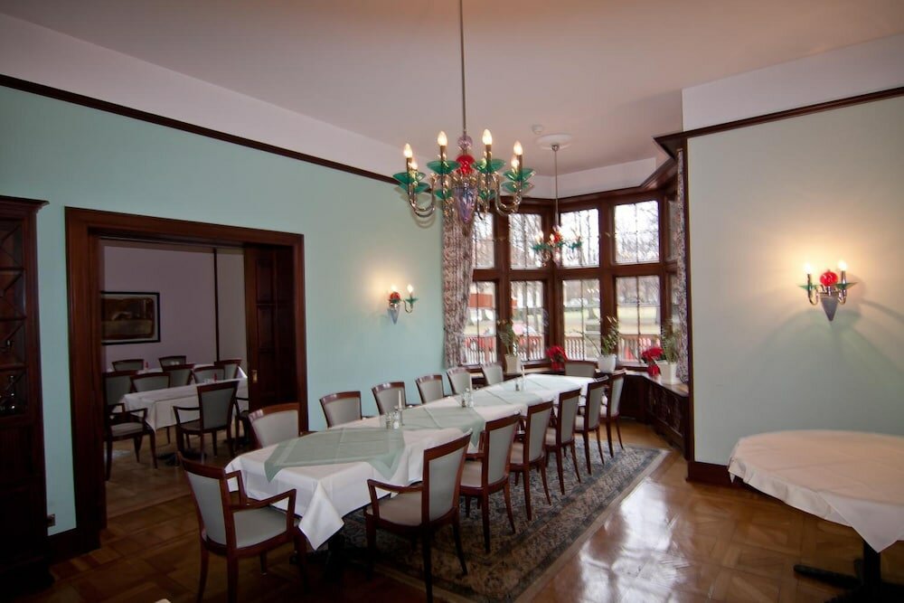 Фото Parkhotel Unter den Linden