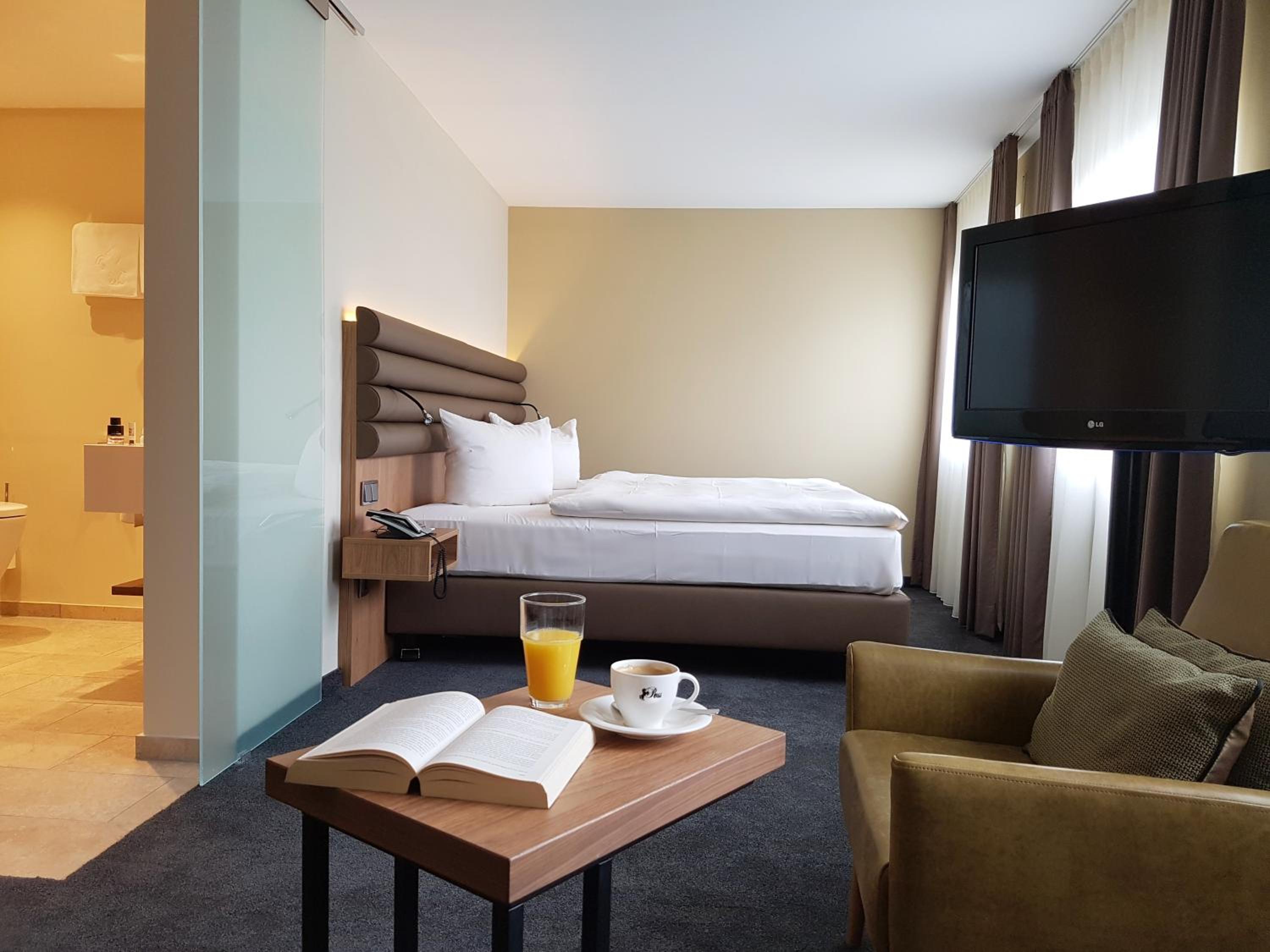 Фото отеля 2