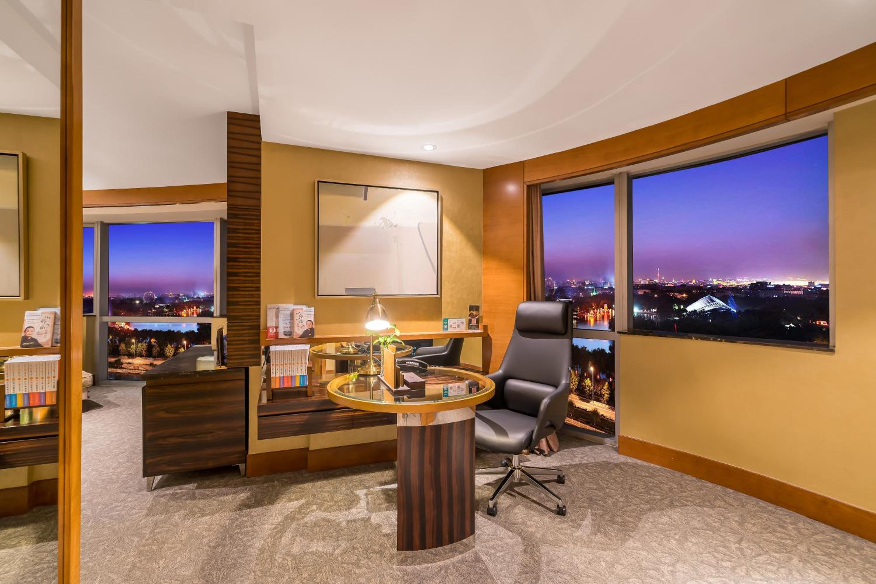 Фото Lake View Hotel