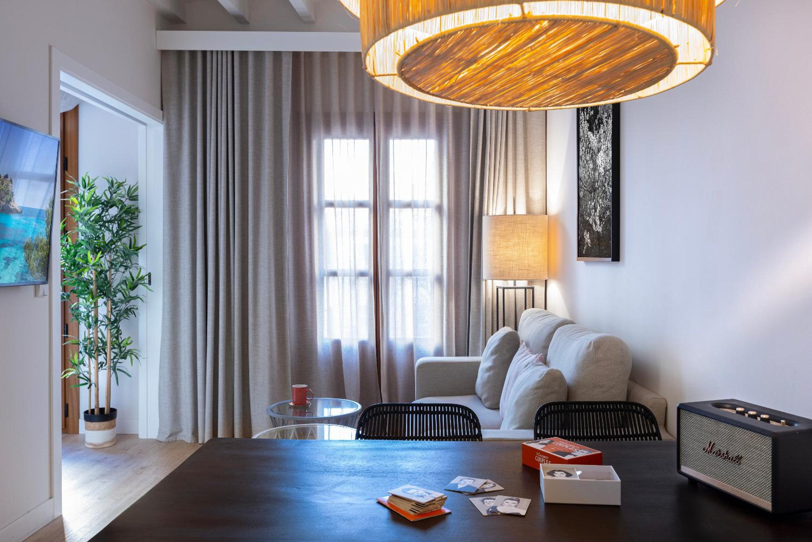 Фото Отель Samaritana Suites