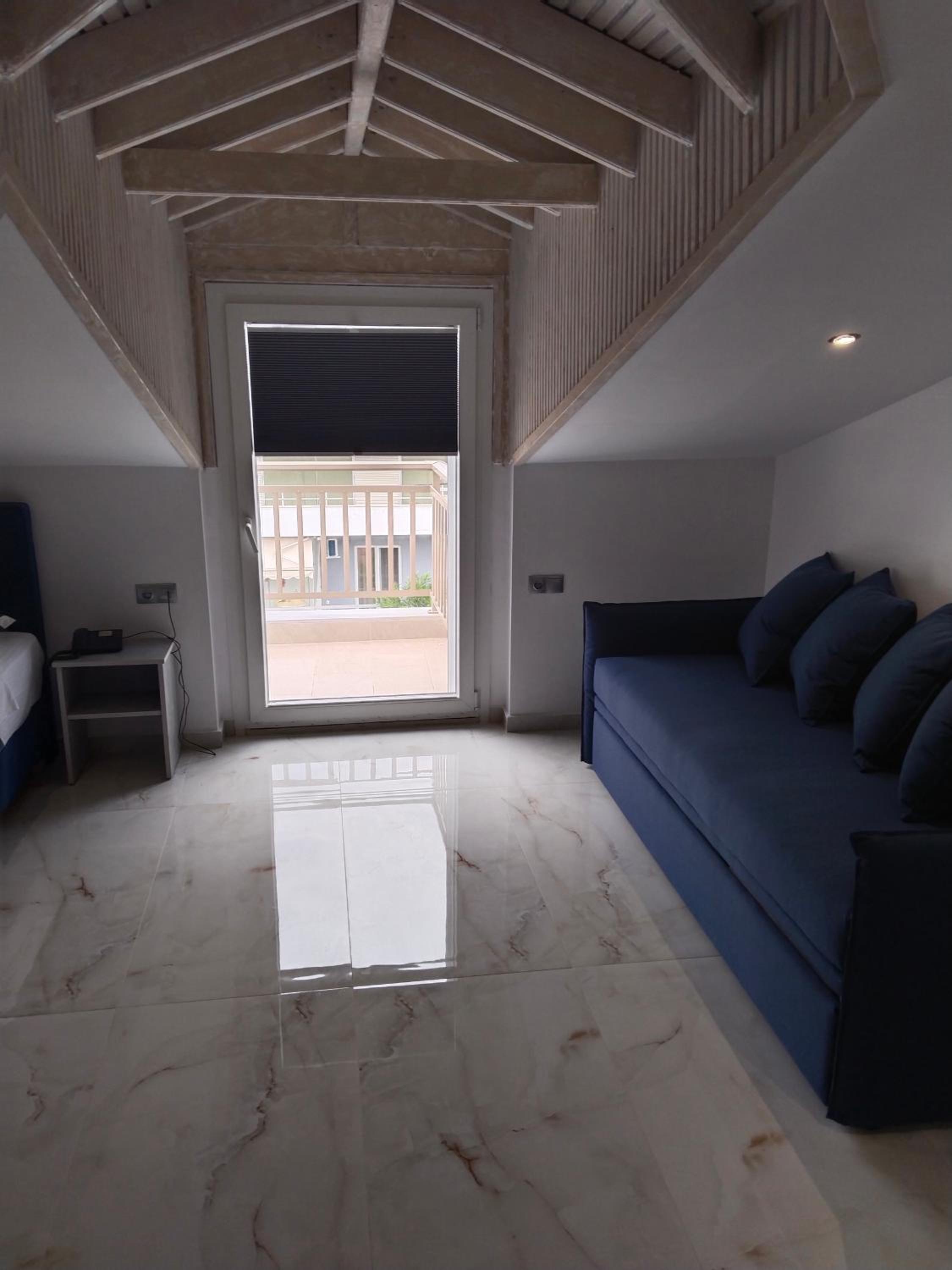 Фото Hotel Almira