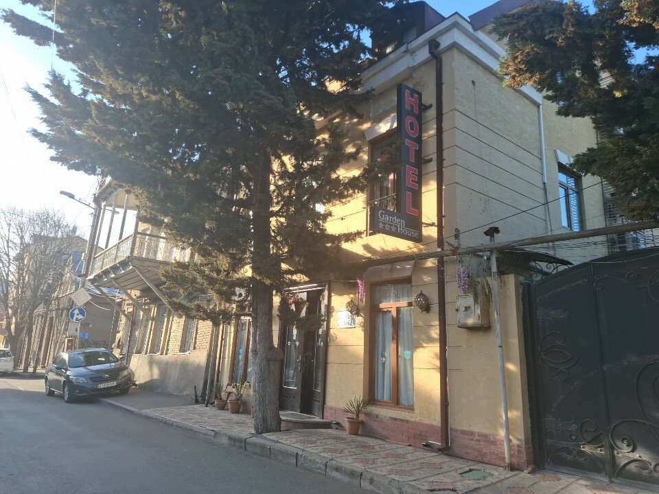 Фото Hotel Garden House