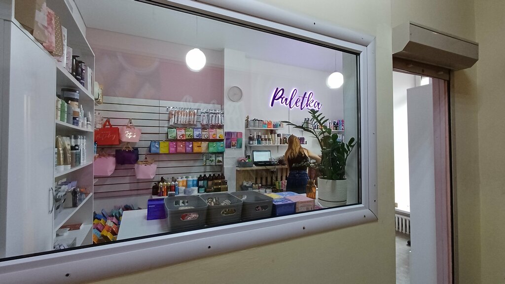 Tienda de perfumes y cosmética Палетка, , foto
