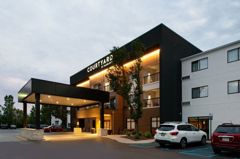 Гостиница Courtyard by Marriott Detroit Utica