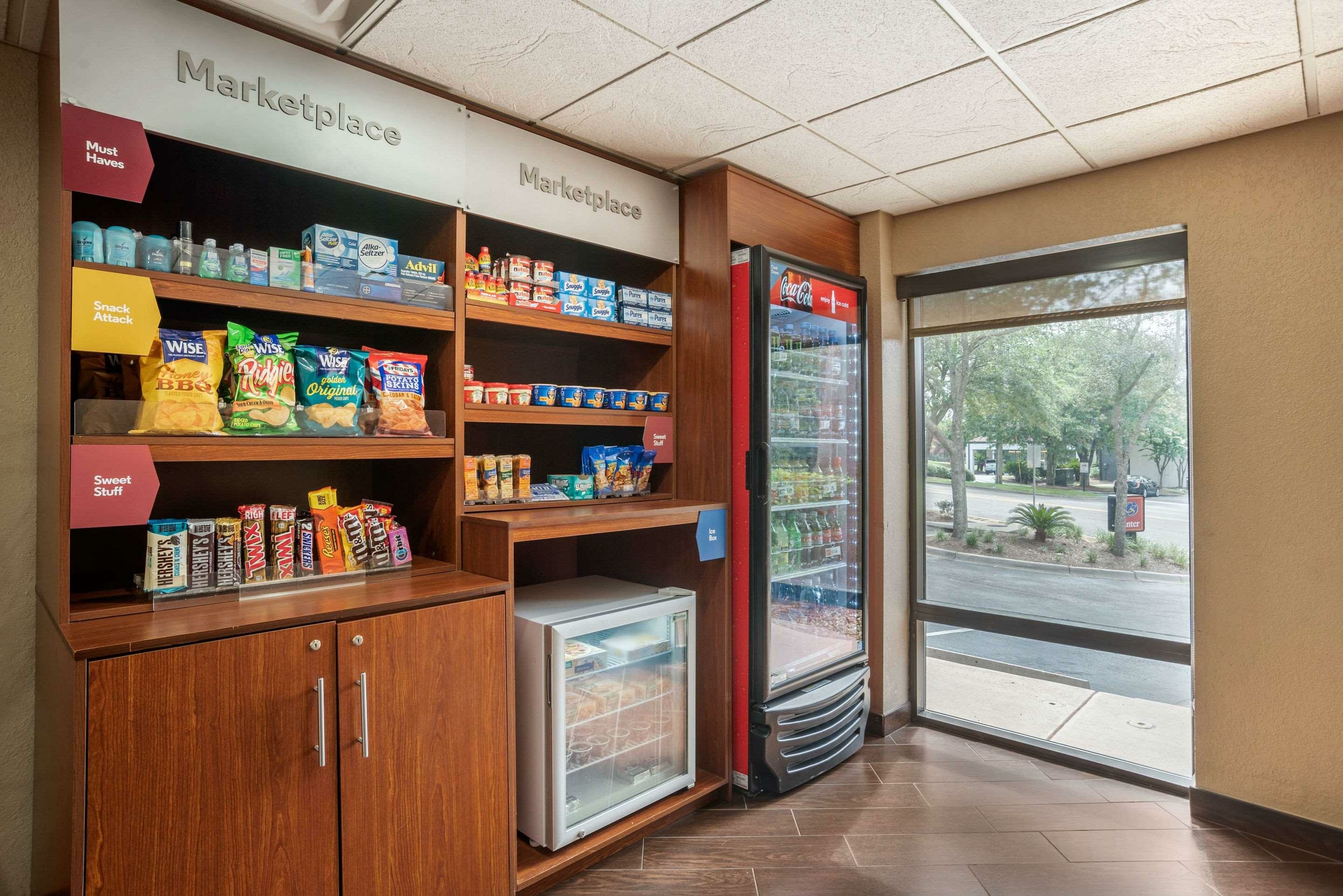 Фото Comfort Suites Tallahassee Downtown