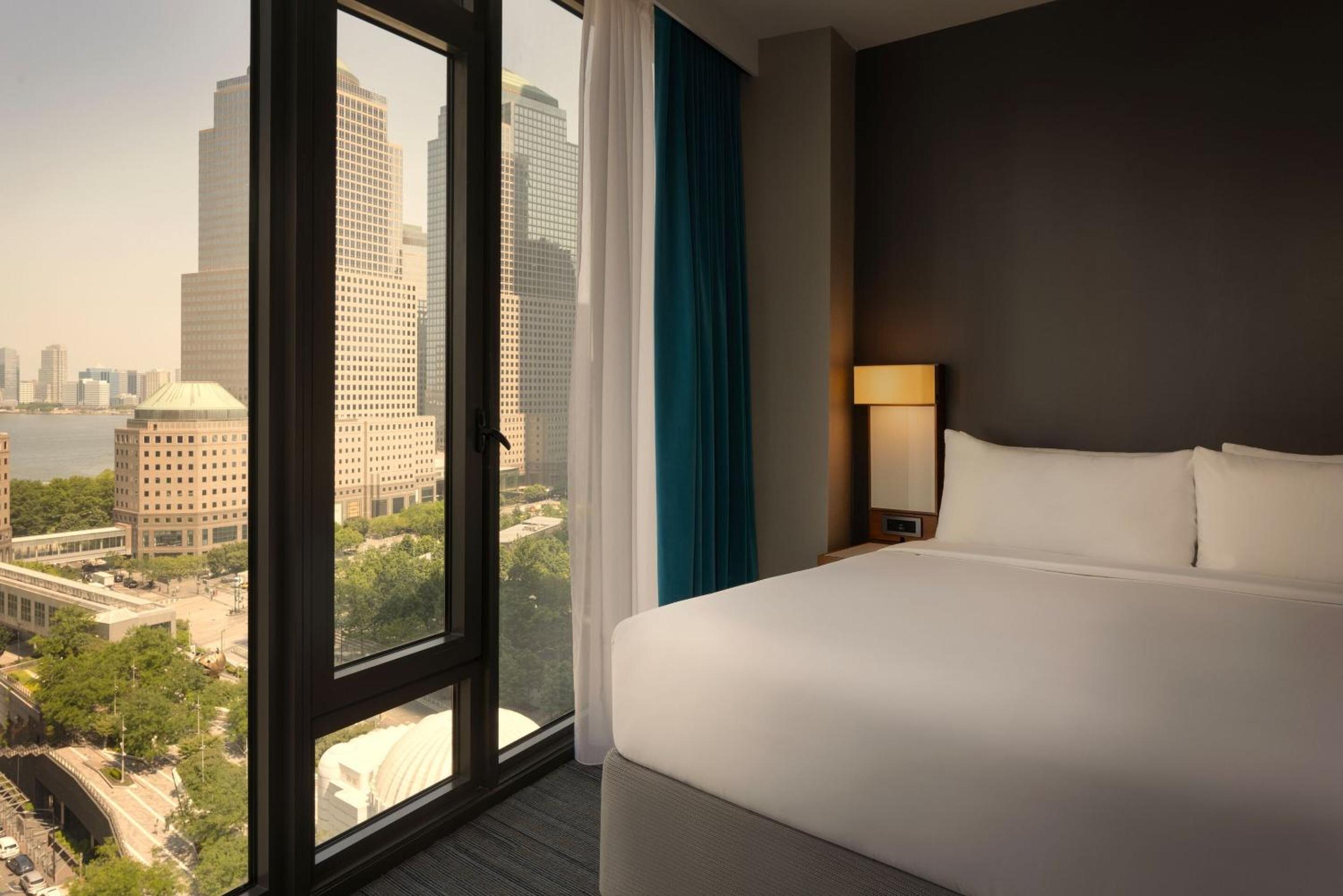 Фото Courtyard by Marriott New York Downtown Manhattan/