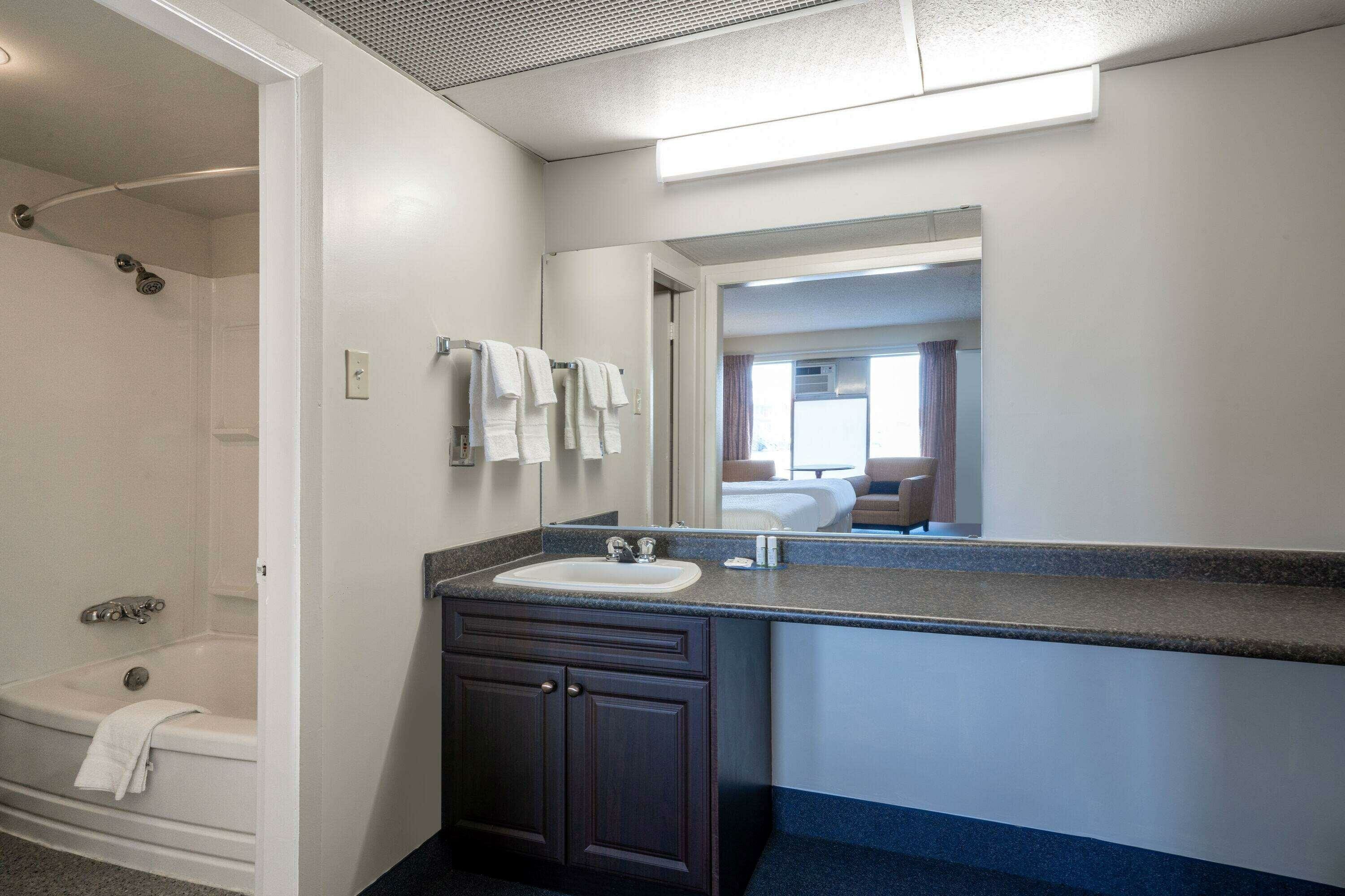 Фото Thriftlodge by Wyndham Regina North