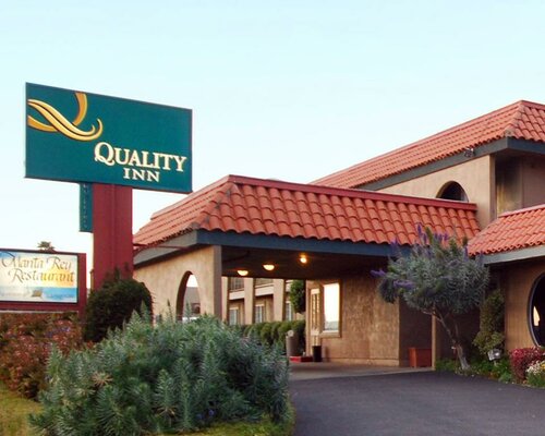 Гостиница Quality Inn near Hearst Castle в Сан-Симеоне