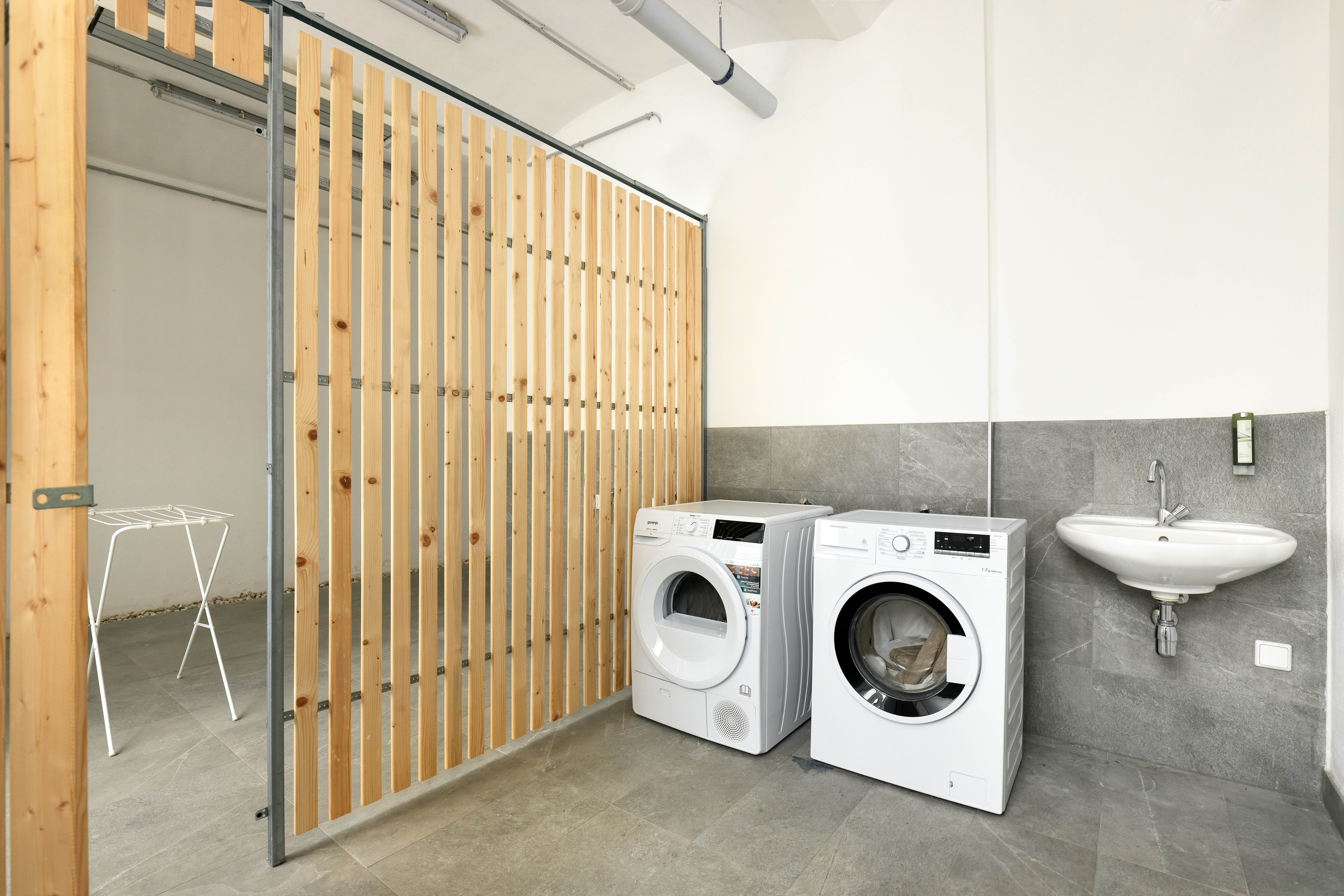 Фото Jimmy's Apartments Emerald