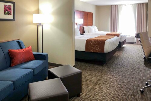 Гостиница Comfort Suites Oshkosh в Ошкоше